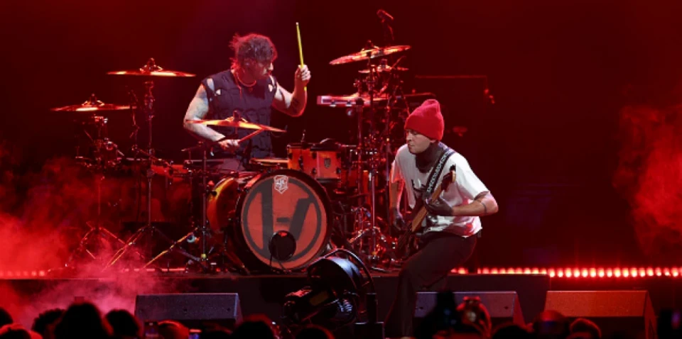Twenty One Pilots завеждат дело срещу Тему