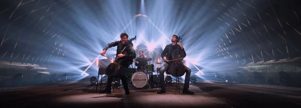 2CELLOS отбелязват юбилея си с кавър на "Livin' on a Prayer"