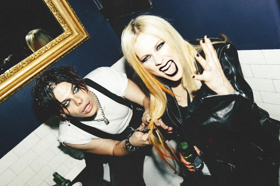Avril Lavigne издаде нов сингъл заедно с Yungblud