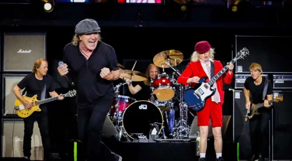 AC/DC обявиха стадионно турне в САЩ