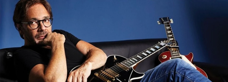 Al Di Meola с акустично минитурне в България