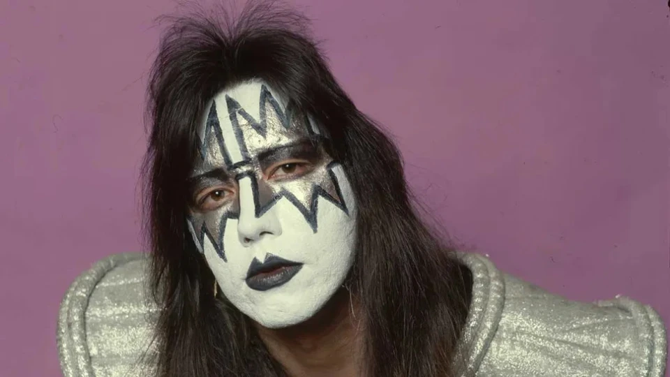 Ейс Фрийли, легендарният основател и китарист на KISS, почина на 74 години