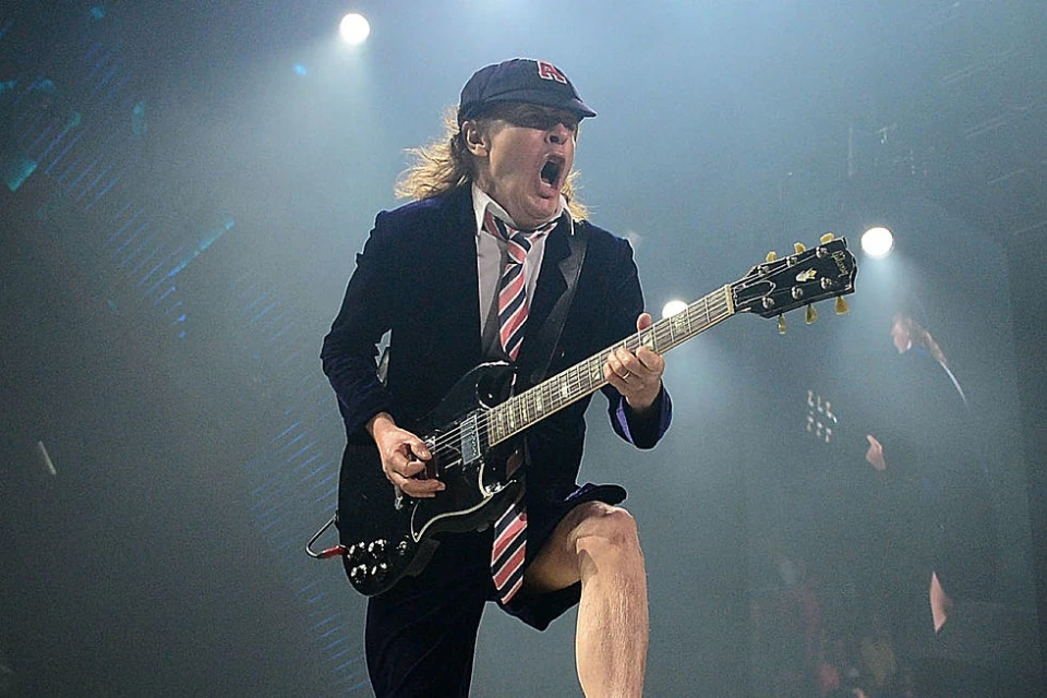 AC/DC с премиера на видеото към песента “Witch’s Spell”