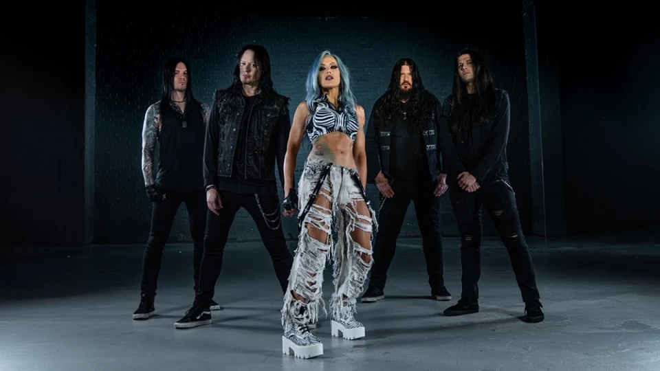 Arch Enemy показаха видеото към "Blood Dynasty"