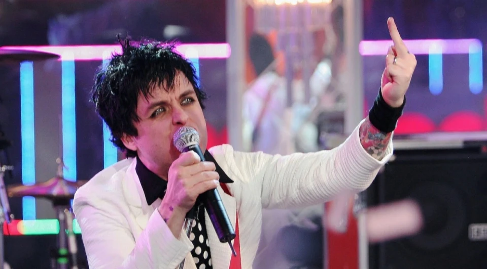 Били Армстронг (Green Day) се отказва от американското си гражданство