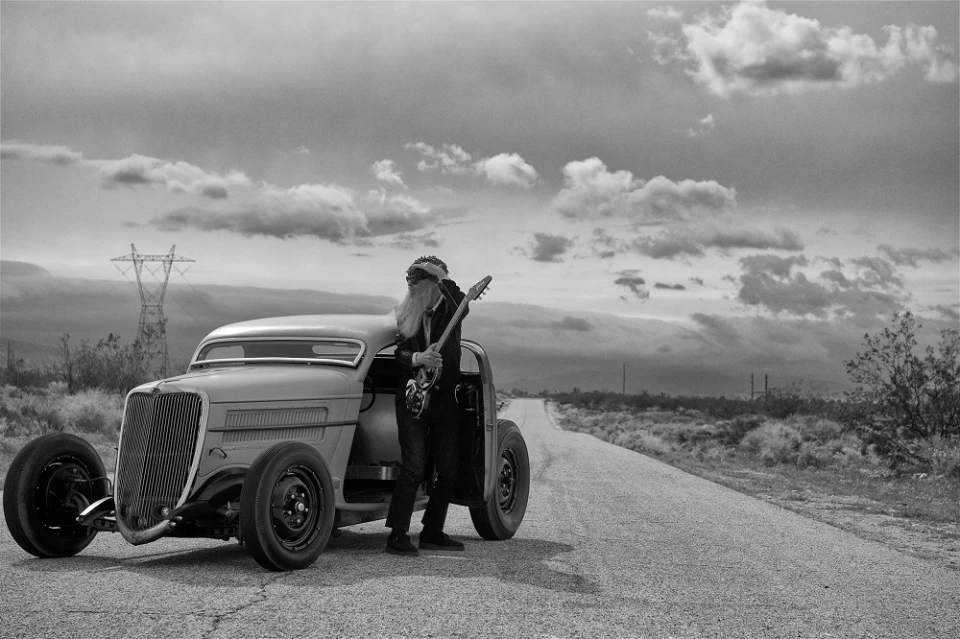 Billy Gibbons от ZZ Top с уникален, пустинен клип