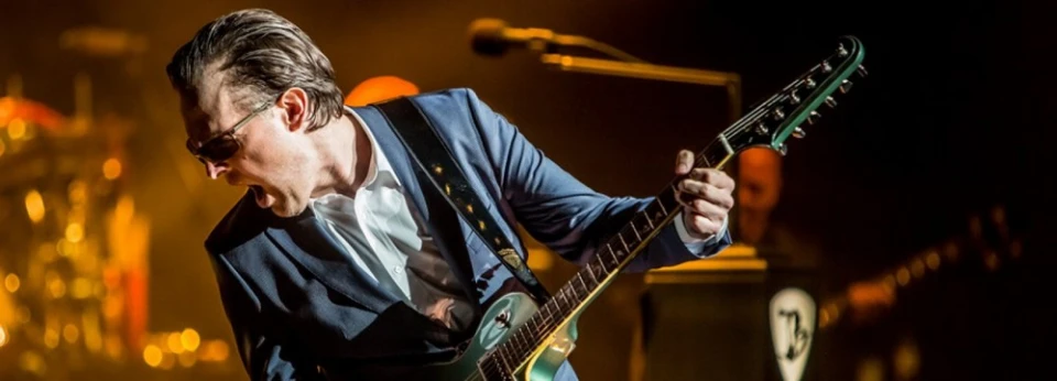 Joe Bonamassa показа видеото към новата си песен "King Bee Shakedown"