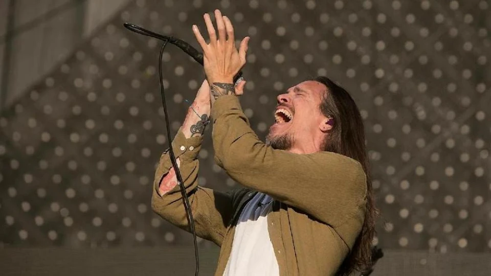 Brandon Boyd сподели соло сингъла си "Petrichor"
