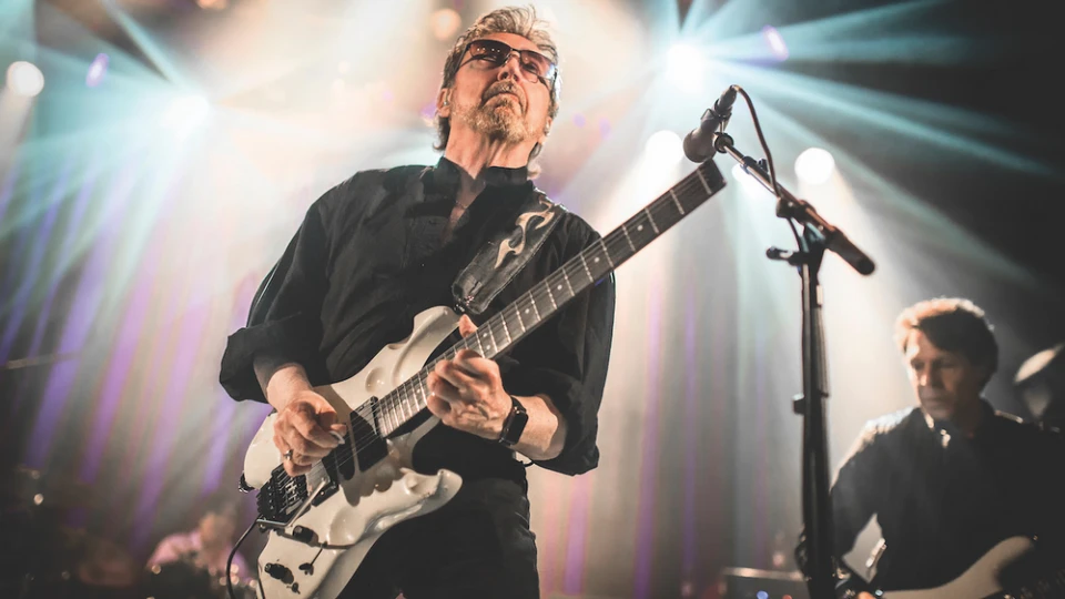 Легендата на Blue Öyster Cult Бък Дарма се завръща с новия сингъл "End of Every Song"