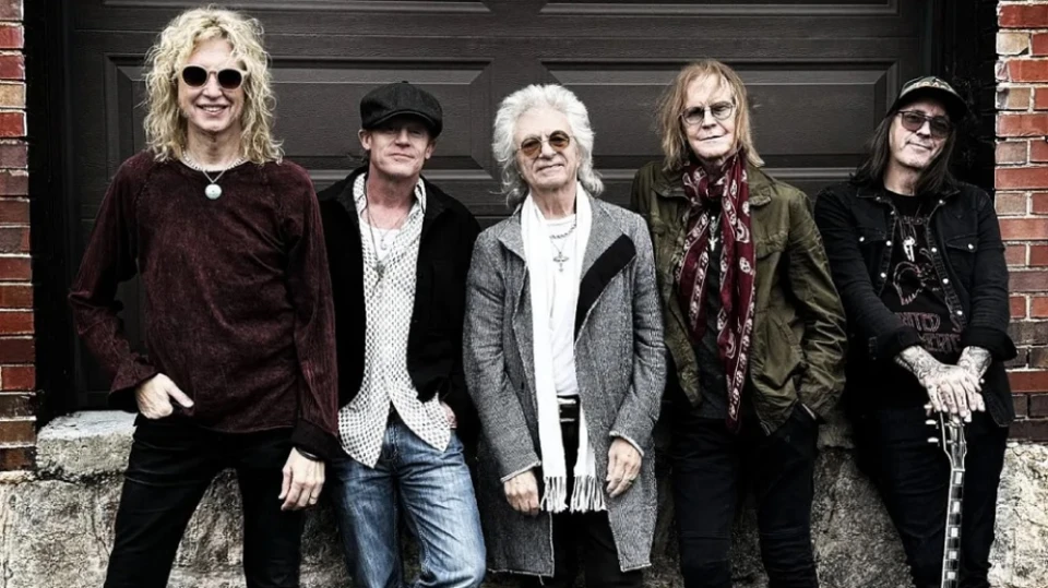 Втори сингъл от Close Enemies на Том Хамилтън (Aerosmith)