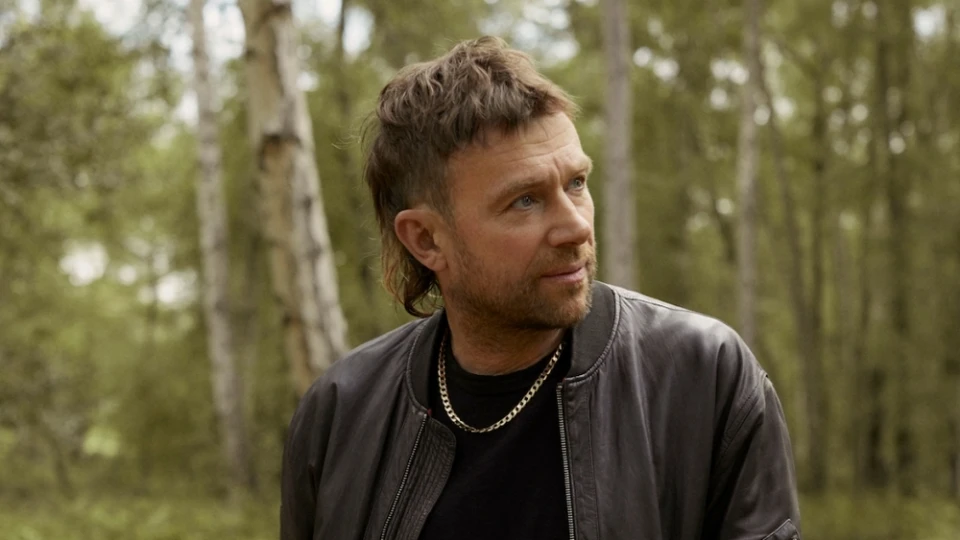 Damon Albarn сподели новата си соло песен “Royal Morning Blue”