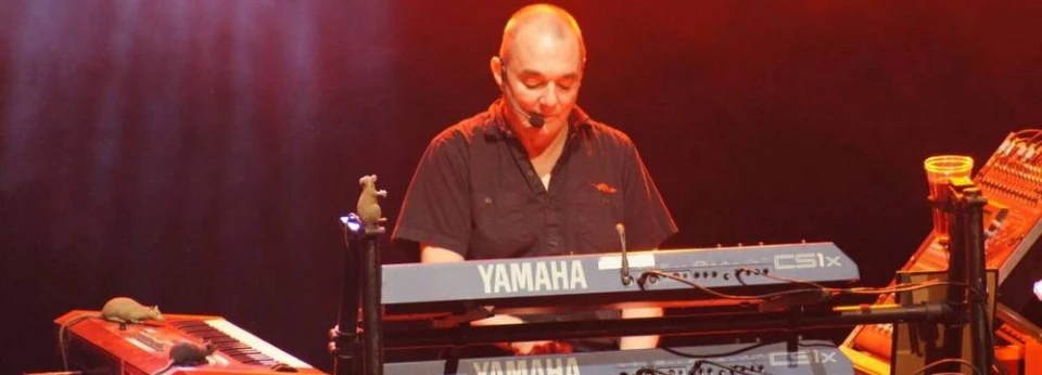 Кийбордистът на Stranglers Dave Greenfield почина от COVID-19