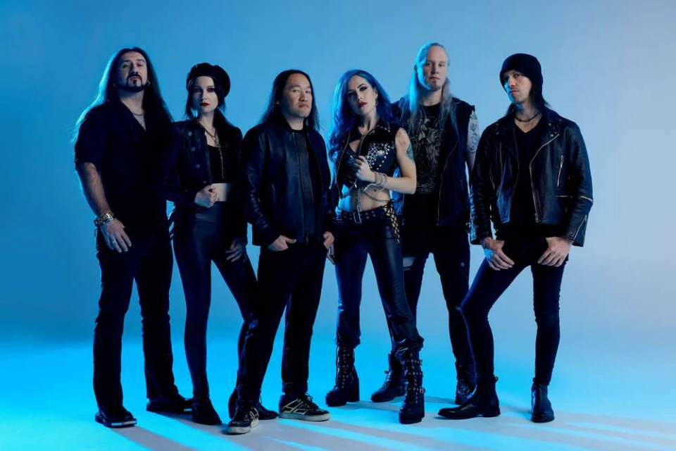 DragonForce обявиха Алиса Уайт-Глус за новата си вокалистка и фронтдама