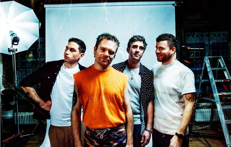 Новият сингъл на Enter Shikari разказва за недоверието в обществото и социалните медии