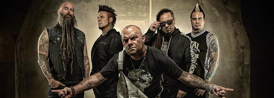 Вокалът на Five Finger Death Punch отпразнува една година трезвеност