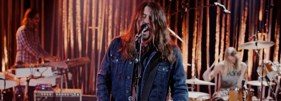 Foo Fighters споделиха live видео към "Making A Fire"