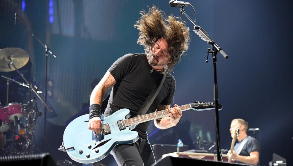 Foo Fighters споделиха видеото към епичното си ново парче "The Teacher"