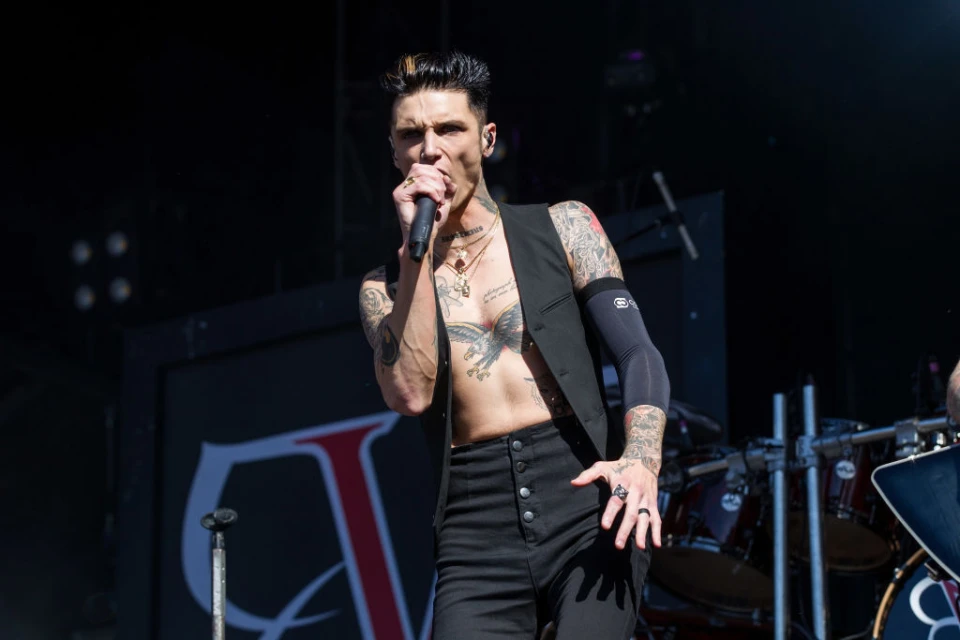 Анди Биърсак за новия албум на Black Veil Brides: "Той пoказва къде се намираме като група"