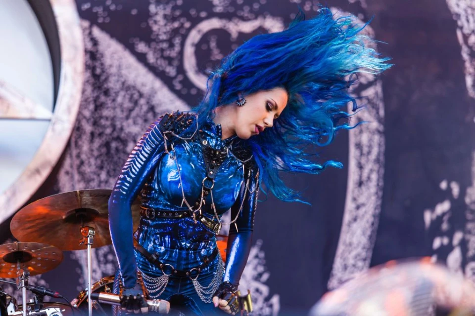 Arch Enemy пуснаха видео към "Illuminate The Path"