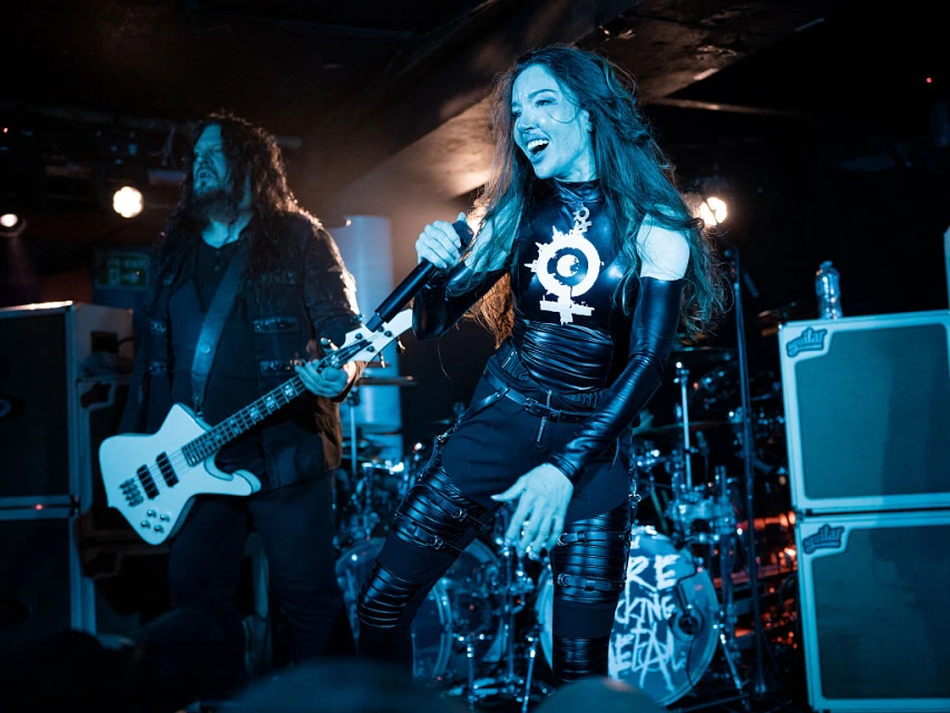 ARCH ENEMY пуснаха официално концертно видео от 2026 г. към "Nemesis"