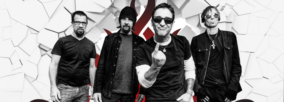 Българска банда на една сцена с Godsmack в София