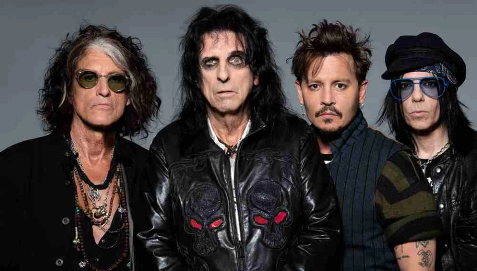 Портокалов джин, шампанско, чай и кафе искат Hollywood Vampires