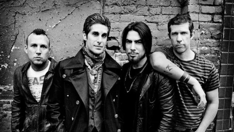 Пери Феръл се извини, но Jane’s Addiction спират турнето и излизат в неопределена пауза