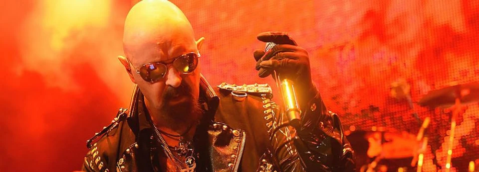 Judas Priest издават албума Firepower и тръгват на турне