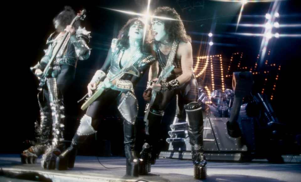 Видеото към "I Was Made For Lovin' You" на KISS надхвърли един милиард гледания в YouTube