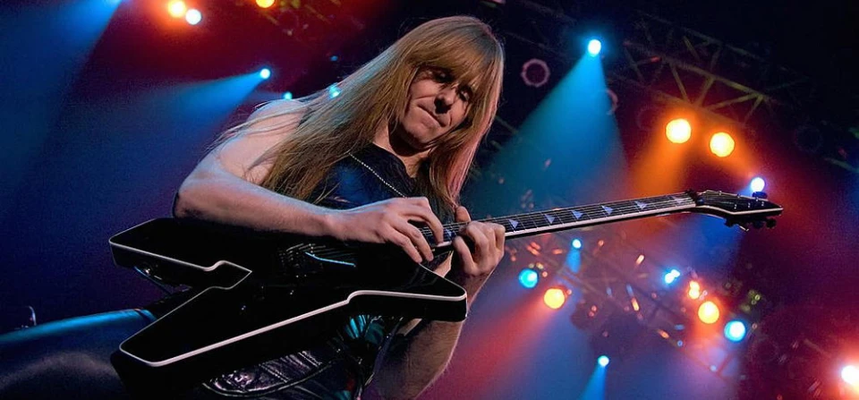 Осъдиха бившия китарист на Manowar за детска порнография