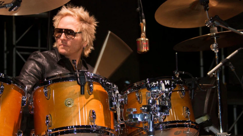 Барабанистът на Guns Matt Sorum обяви дата за мемоарите си