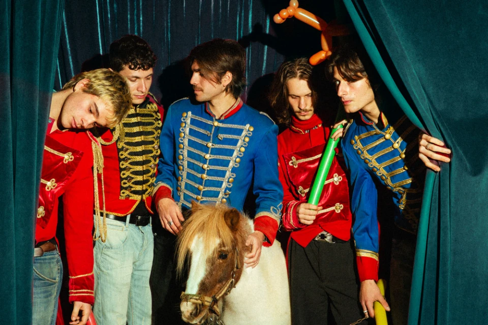Mono and the Stereos с дебютен миниалбум, ново видео и концерт този петък