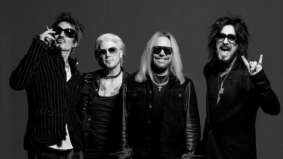 Mötley Crüe обявиха ново EP и кавър на "Fight for Your Right" на Beastie Boys