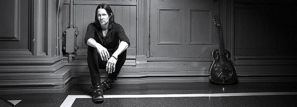 Myles Kennedy пусна песента "Love Can Only Heal"
