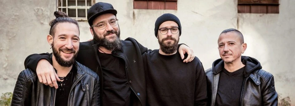 P.I.F акустично в "Перото": Малък концерт за големи влюбени и техните деца
