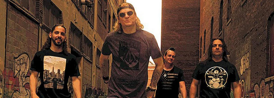 Puddle Of Mudd пуснаха музикалното видео към "Uh Oh"