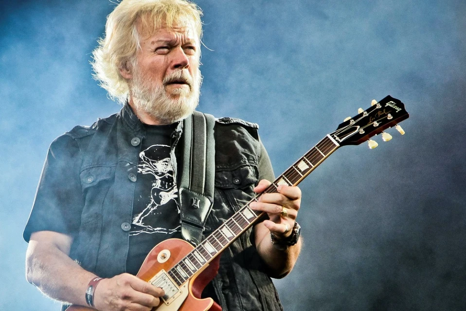 Намерена е уникалната китара на Randy Bachman, изчезнала преди 45 години