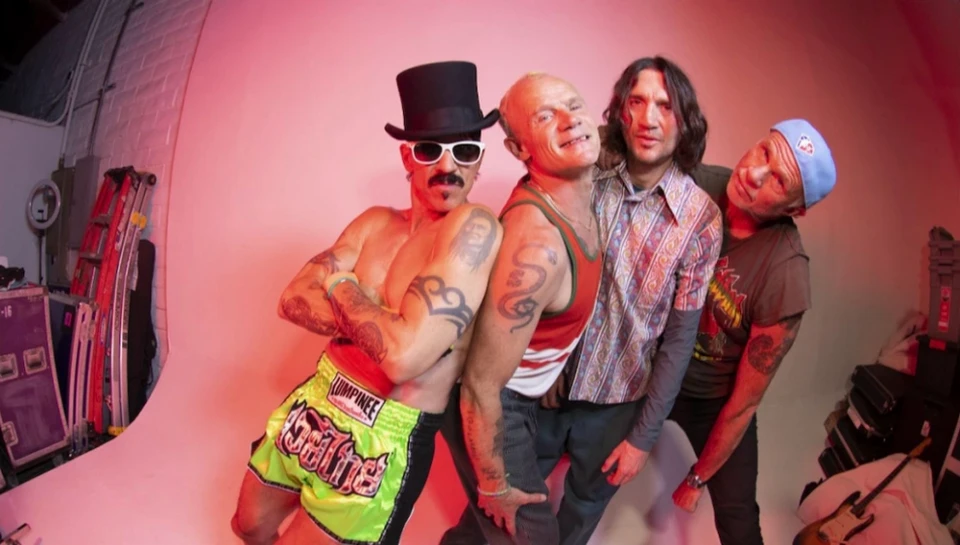 Red Hot Chili Peppers пуснаха новата си песен “Tippa My Tongue”
