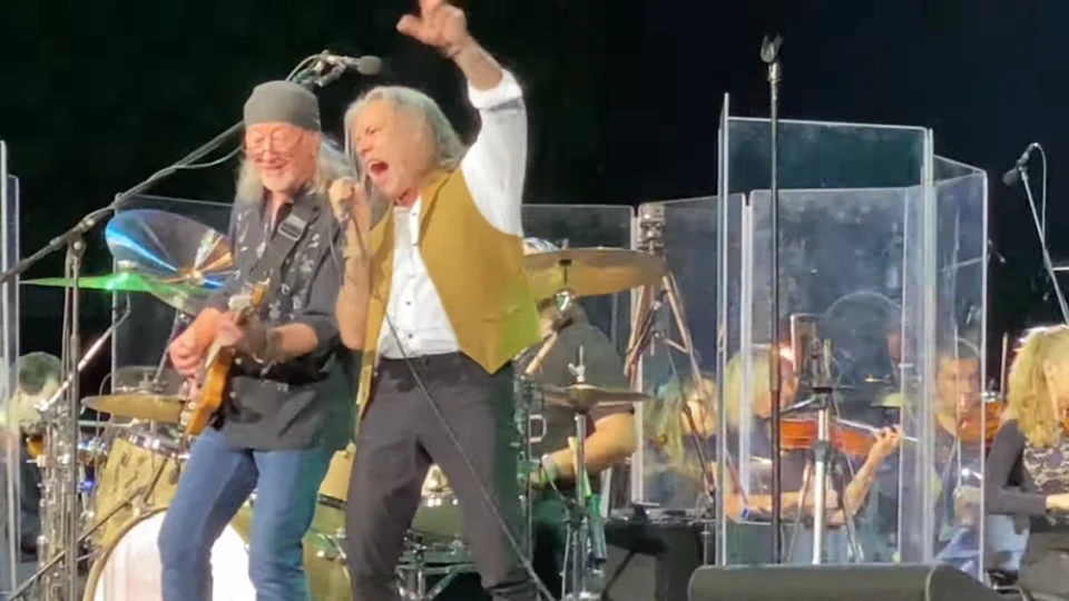 Дефиниция на “епично”: Roger Glover, Bruce Dickinson и симфоничен оркестър