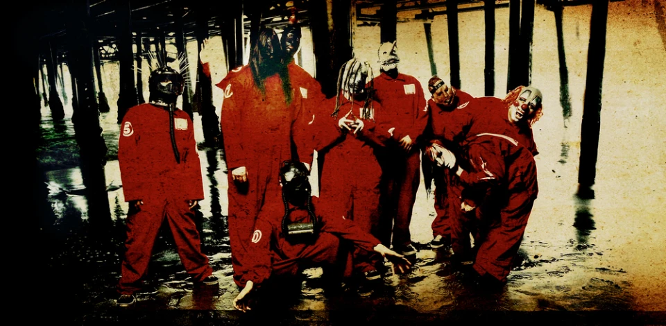 Slipknot с луксозно ново издание на дебютния си албум, споделиха неиздаваното демо на "Prosthetics"