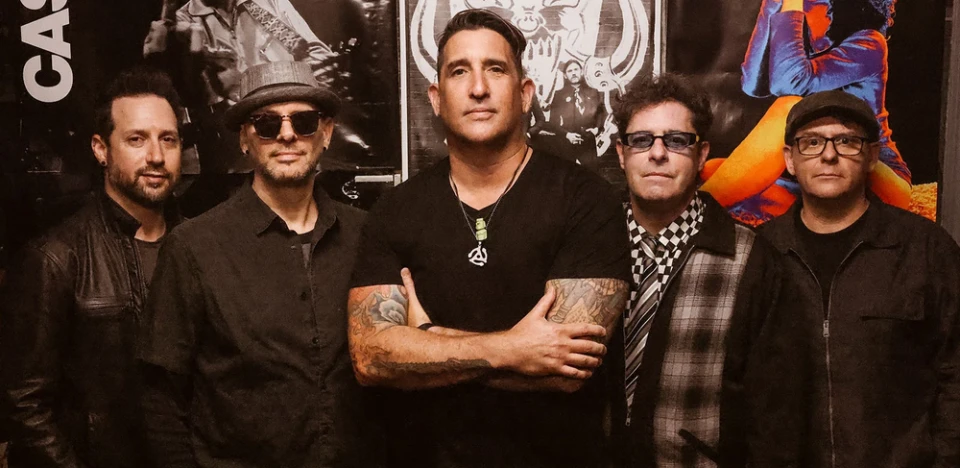 Smash Mouth споделиха новата си песен "4th Of July"