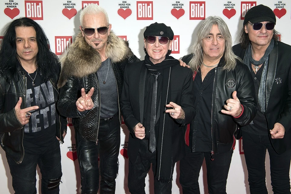 Scorpions споделиха видеоклипа към песента "Shining Of Your Soul"