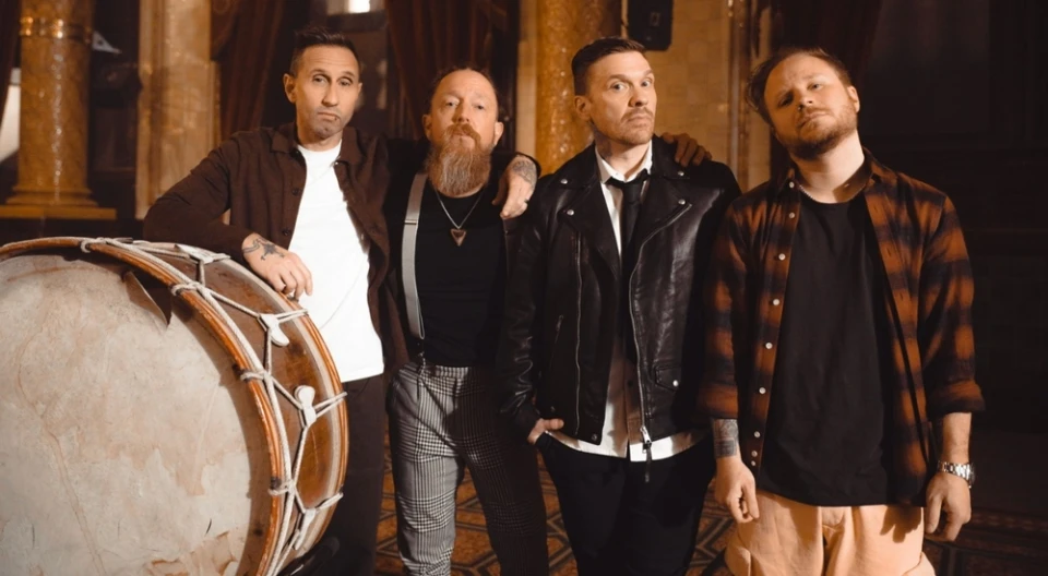 Shinedown отново оглавяват класациите със сингъла "A Symptom Of Being Human"