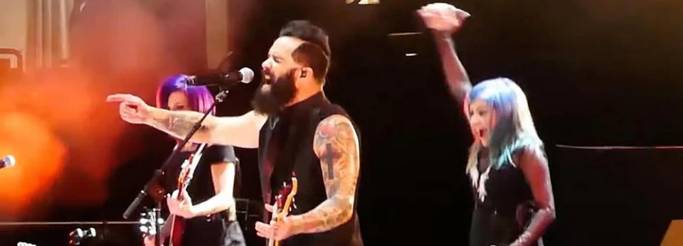 Skillet дебютираха на живо две нови песни - "Rise Up" и "Dead Man Walking"
