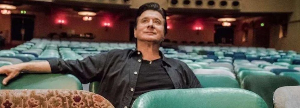 Чуй онлайн целия албум на легендата на Journey Steve Perry