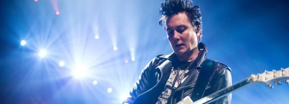 Synyster Gates от Avenged Sevenfold стартира безплатно онлайн училище по китара