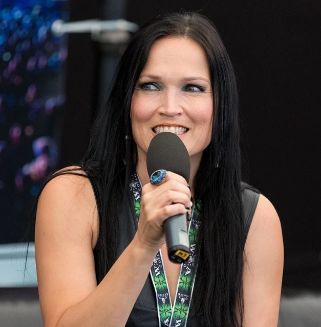 Tarja Turunen издаде първата си книга