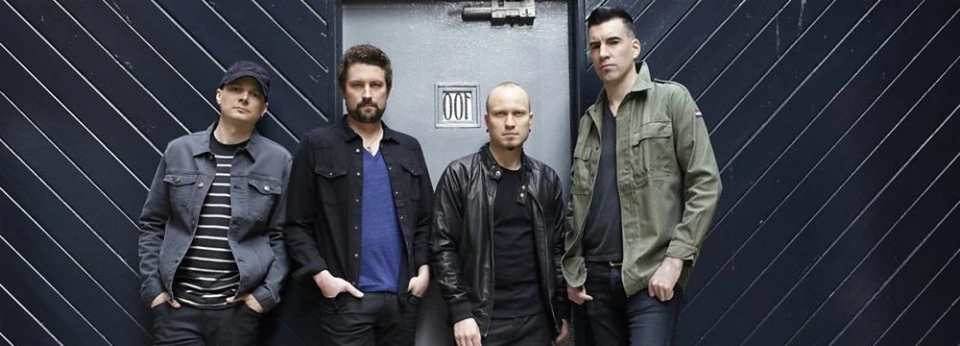 Виж видеоклипа на Theory Of A Deadman към "History Of Violence"