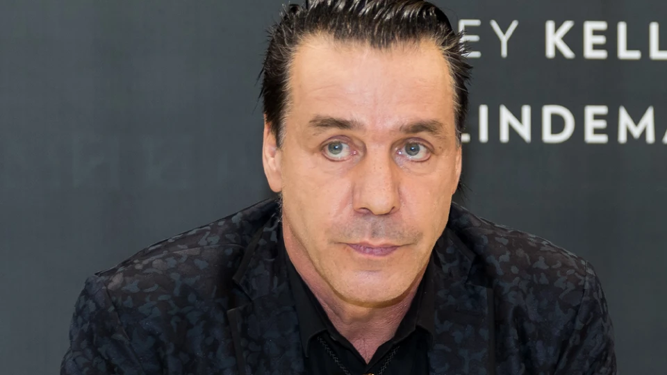 Rammstein с отворено писмо до феновете, Тил Линдеман ще съди медиите за обвиненията срещу него