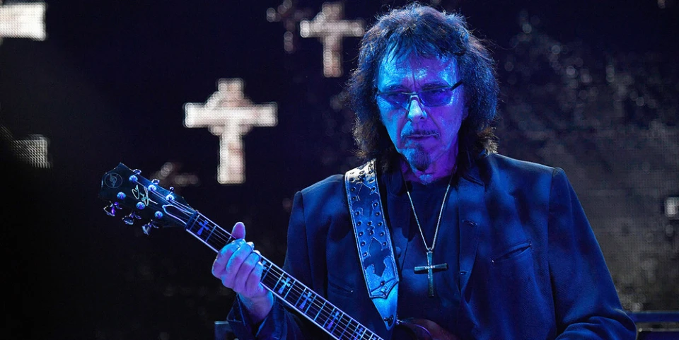 Tony Iommi бесен, след като парчето “Slapbeck” изтече онлайн